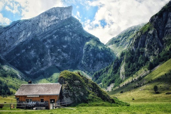 Comment réserver facilement dans un petit camping aux alentours de Périgueux ?