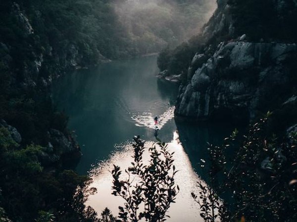 Vacances en plein air : Découvrez le charme d'un petit camping familial dans les Gorges du Verdon ---